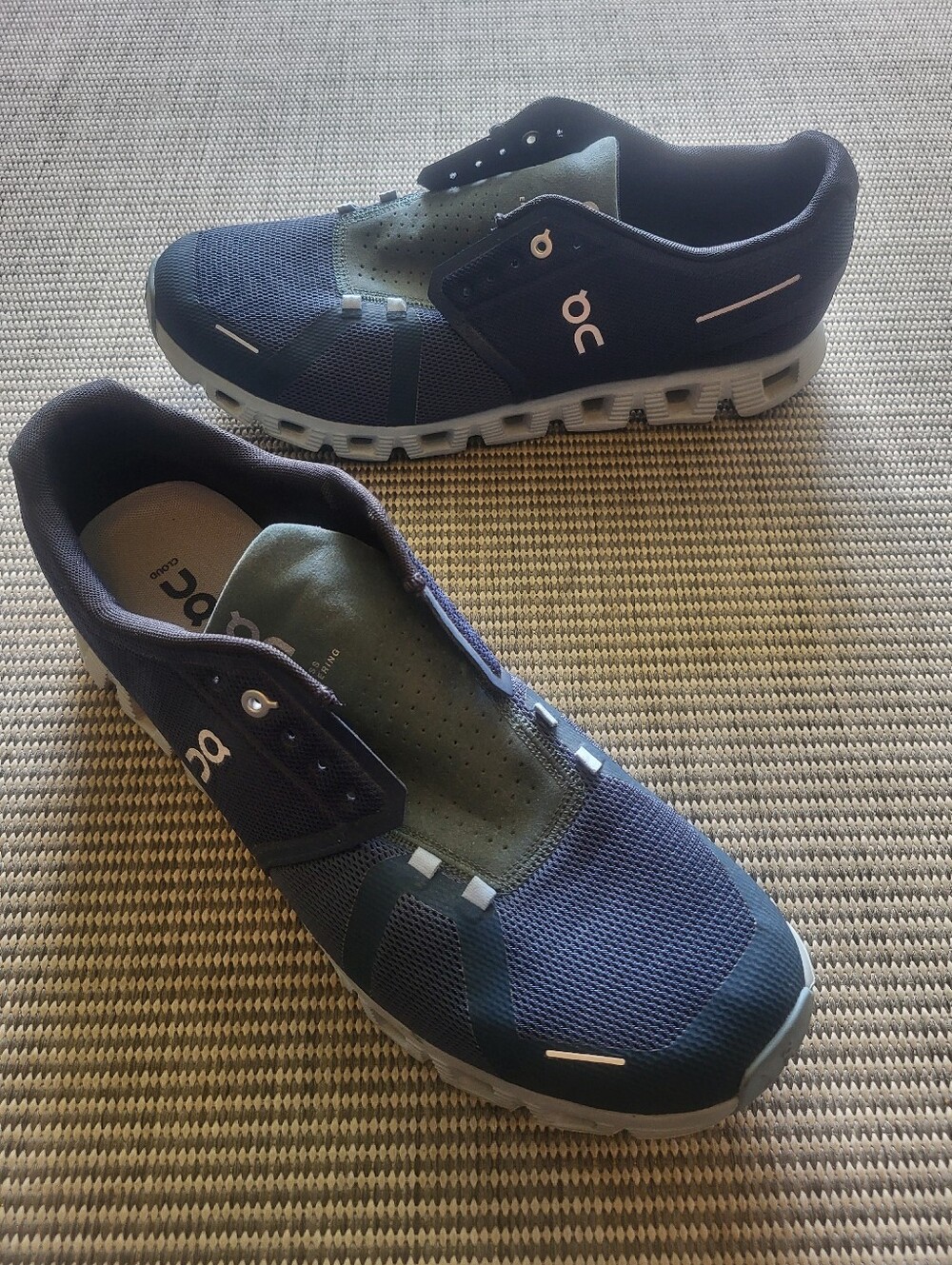 On Cloud 5 Mens US 13 Navy Blue / Olive Green Low Top Running Shoes